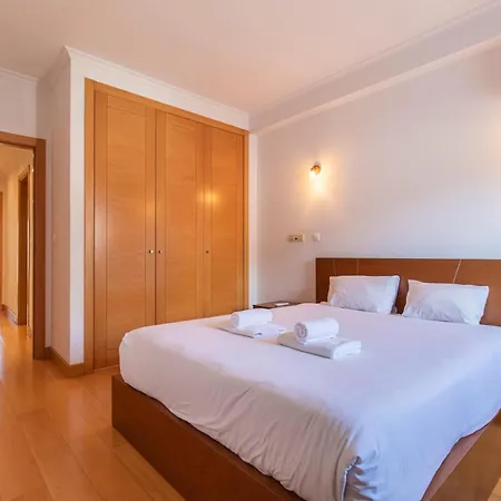Lovelystay - Modern In Anjos 아파트