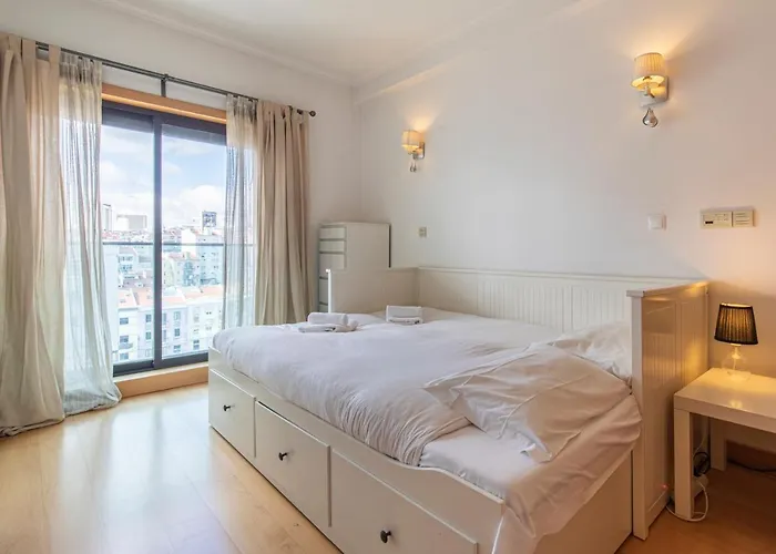 Апартаменти Lovelystay - Modern In Anjos *