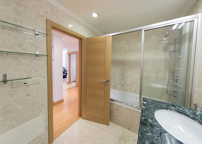 Lovelystay - Modern In Anjos *