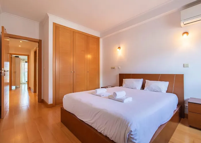 Lovelystay - Modern In Anjos شقة