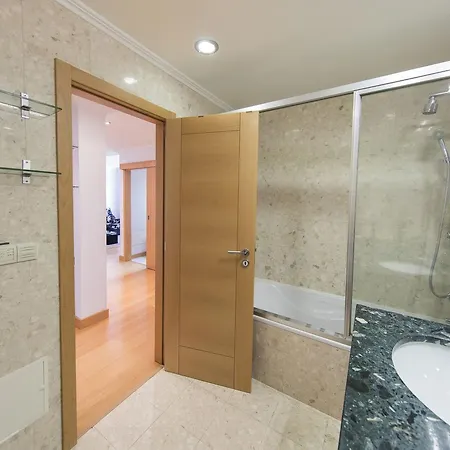 Lovelystay - Modern In Anjos *